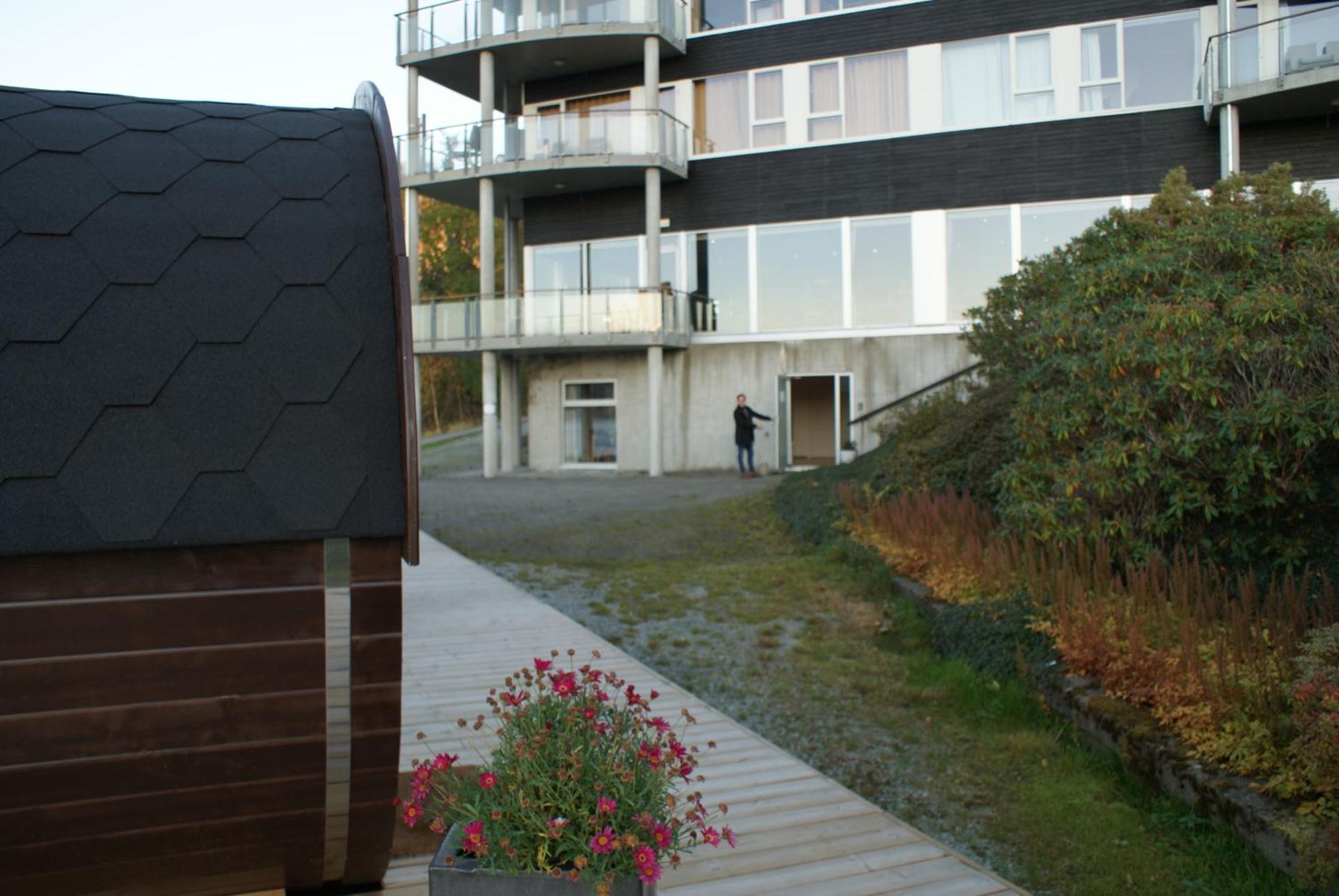 Sleeping Barrel Lodge Smaken Av Ryfylke Event As, Drives Ikke Som Hotell Hjelmeland Bagian luar foto