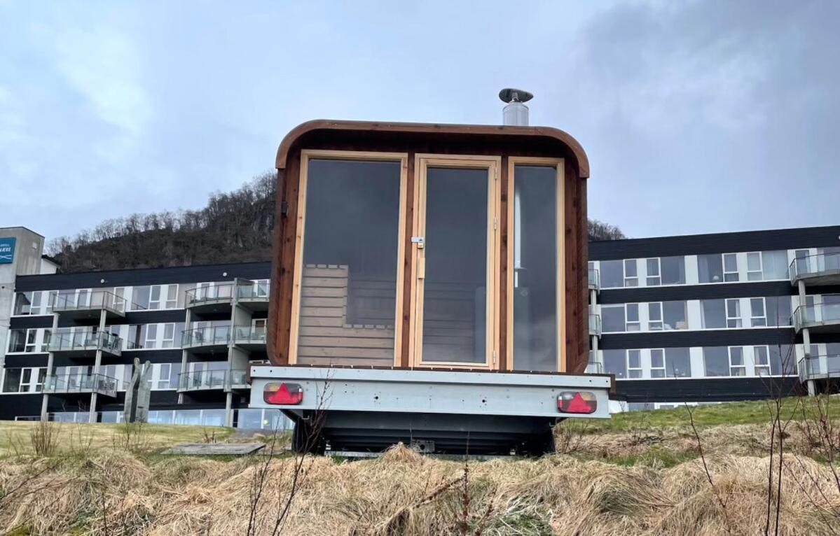 Sleeping Barrel Lodge Smaken Av Ryfylke Event As, Drives Ikke Som Hotell Hjelmeland Bagian luar foto